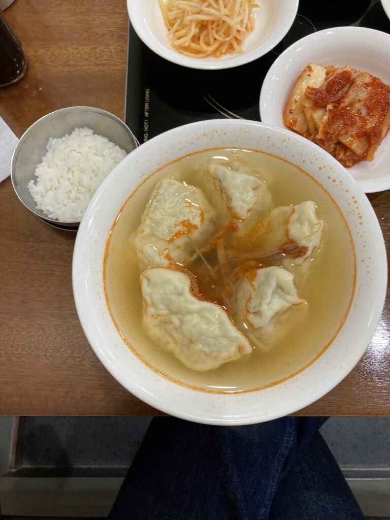 Pyeongando Mandujip / Eat Like a Local: Hidden Office-Building Eateries in Gwanghwamun