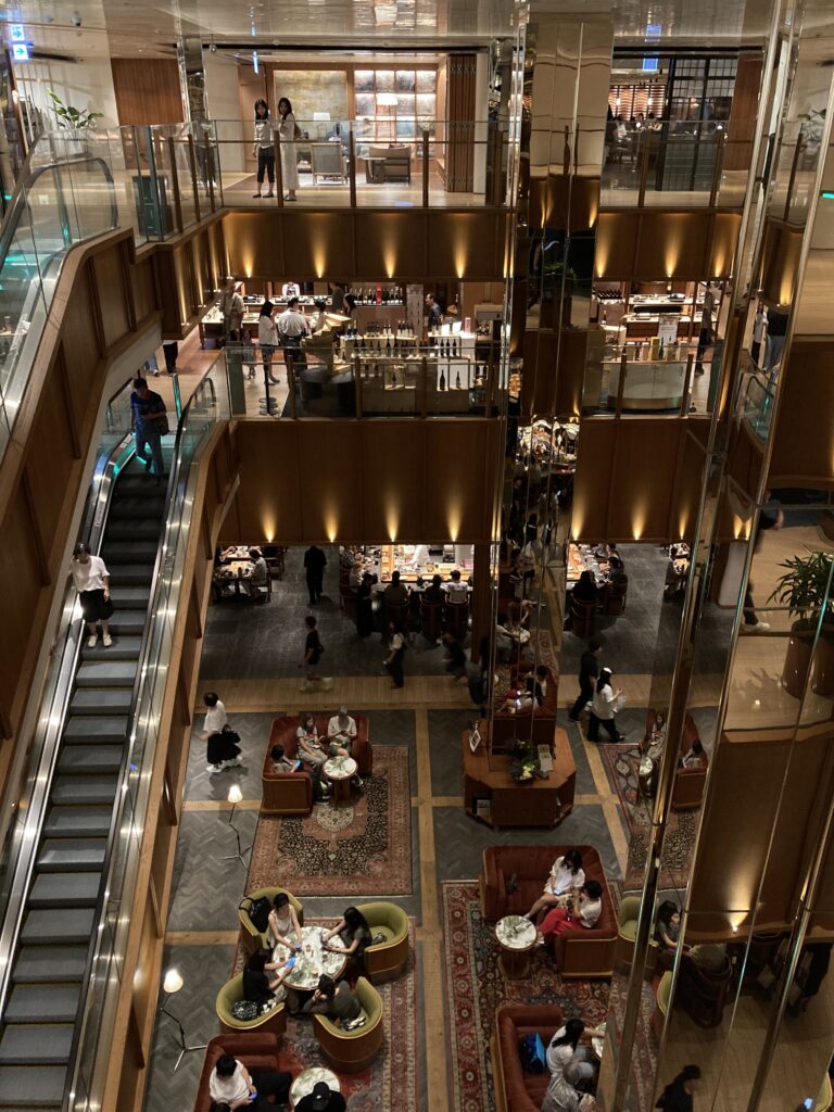 A Weekend at Gangnam Express Bus Terminal : HOUSE OF SHINSEGAE, Food & Cafes
